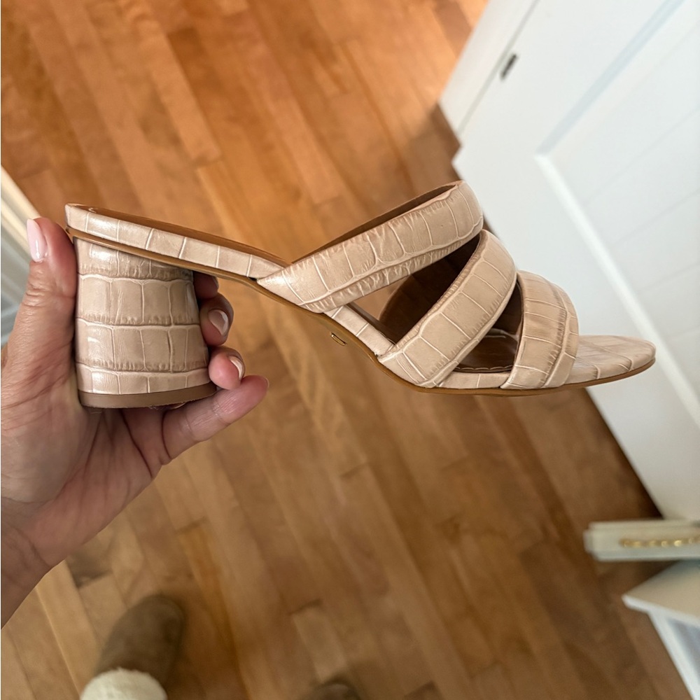 L'INTERVALLE Blush Croc-Embossed Sandals - Picture 2 of 7